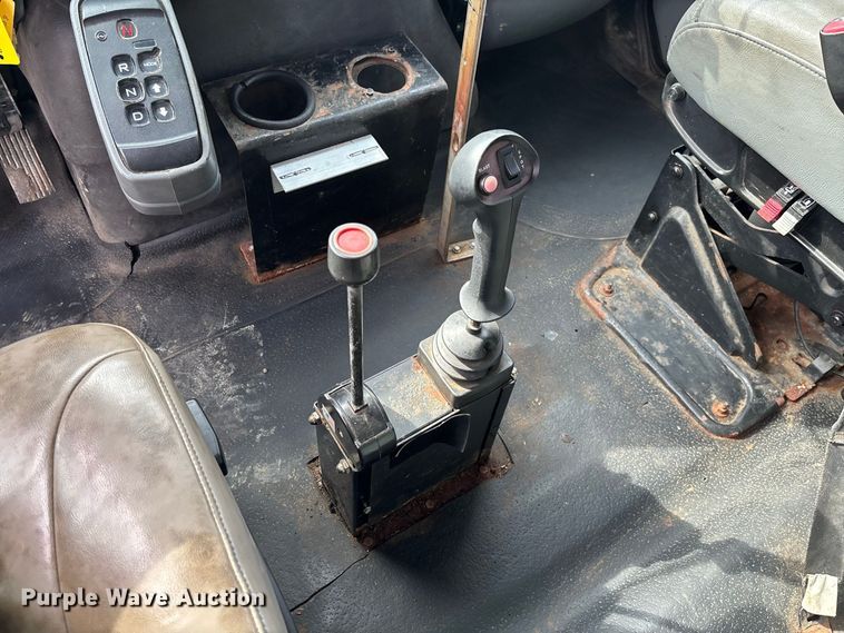 image for item DZ4542 2005 International 7400 dump truck