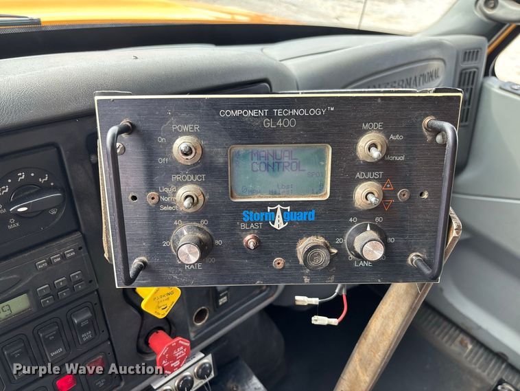 image for item DZ4542 2005 International 7400 dump truck