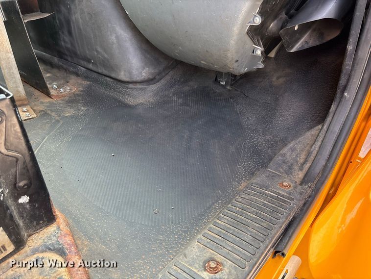 image for item DZ4542 2005 International 7400 dump truck