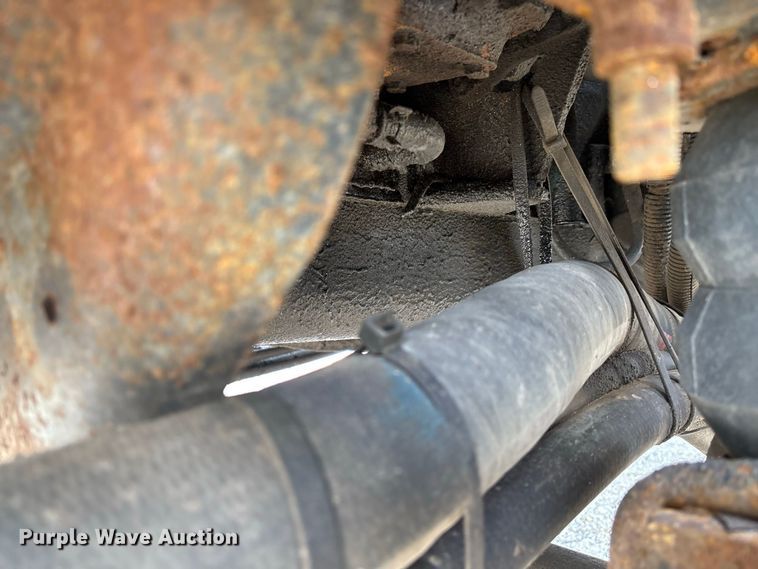 image for item DZ4542 2005 International 7400 dump truck