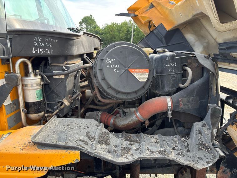 image for item DZ4542 2005 International 7400 dump truck