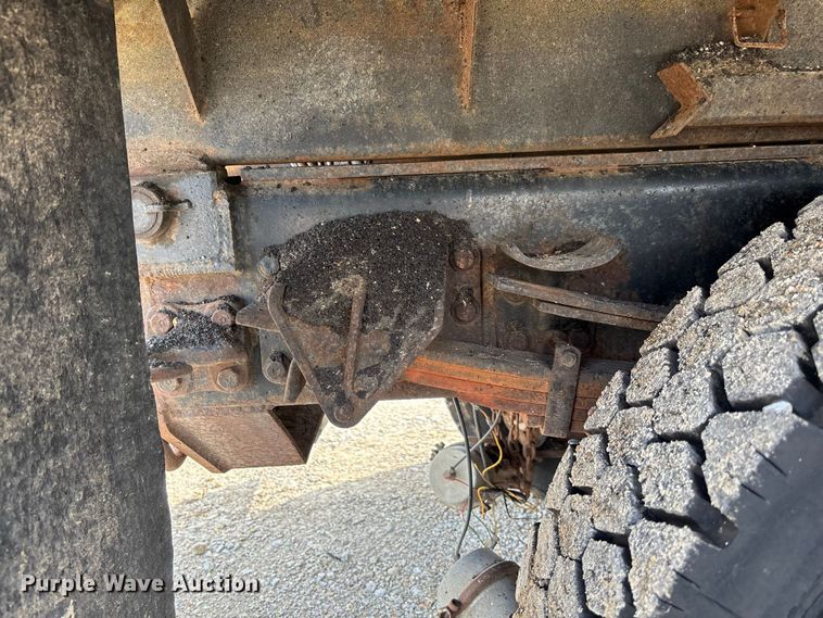 image for item DZ4542 2005 International 7400 dump truck