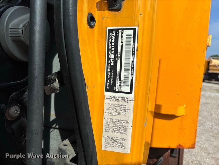 image for item DZ4542 2005 International 7400 dump truck