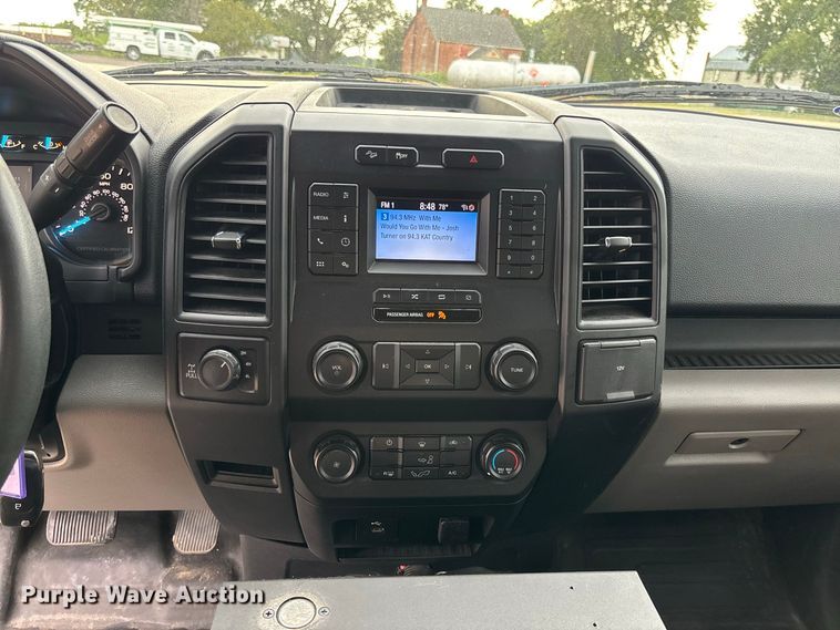 image for item DZ4553 2020 Ford F150 XL Police Responder Crew Cab pickup truck
