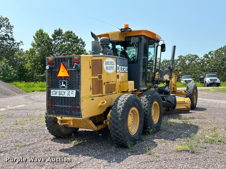 image for item DZ4561 2006 John Deere 770D motor grader