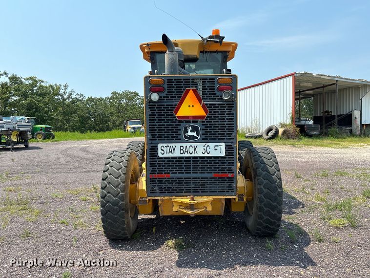 image for item DZ4561 2006 John Deere 770D motor grader