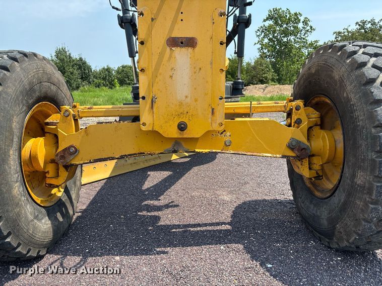 image for item DZ4561 2006 John Deere 770D motor grader