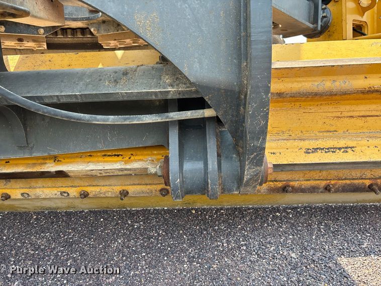 image for item DZ4561 2006 John Deere 770D motor grader