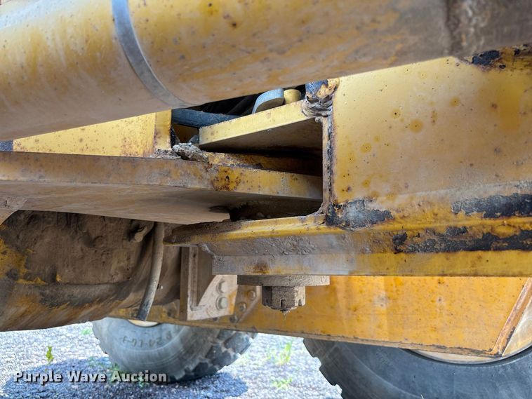 image for item DZ4561 2006 John Deere 770D motor grader