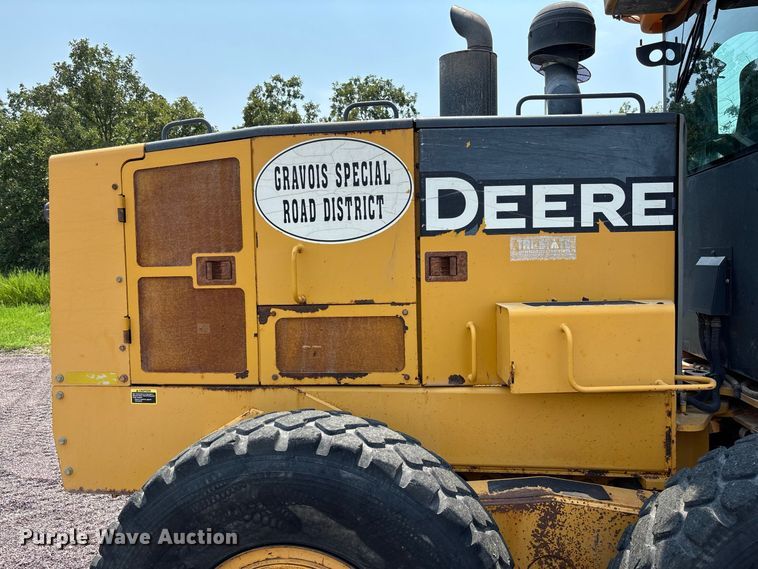 image for item DZ4561 2006 John Deere 770D motor grader