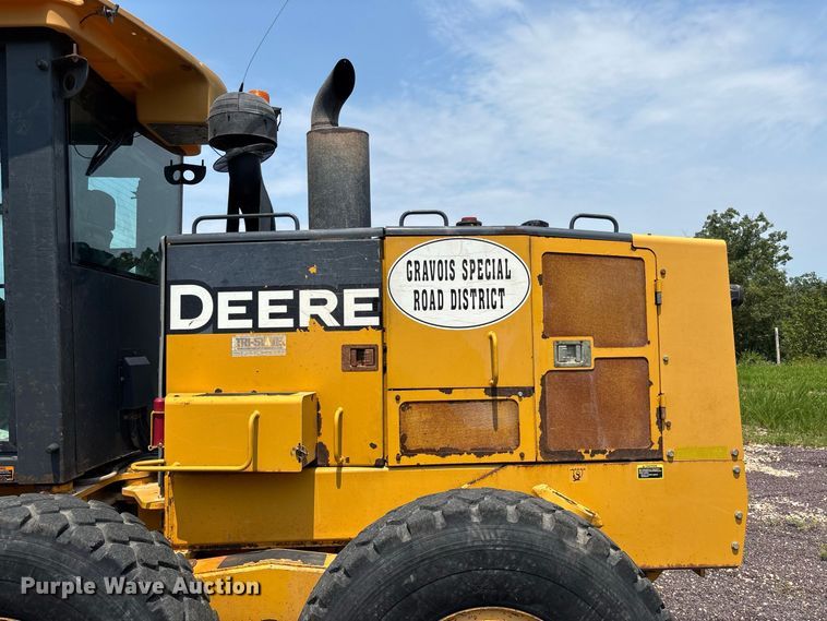 image for item DZ4561 2006 John Deere 770D motor grader