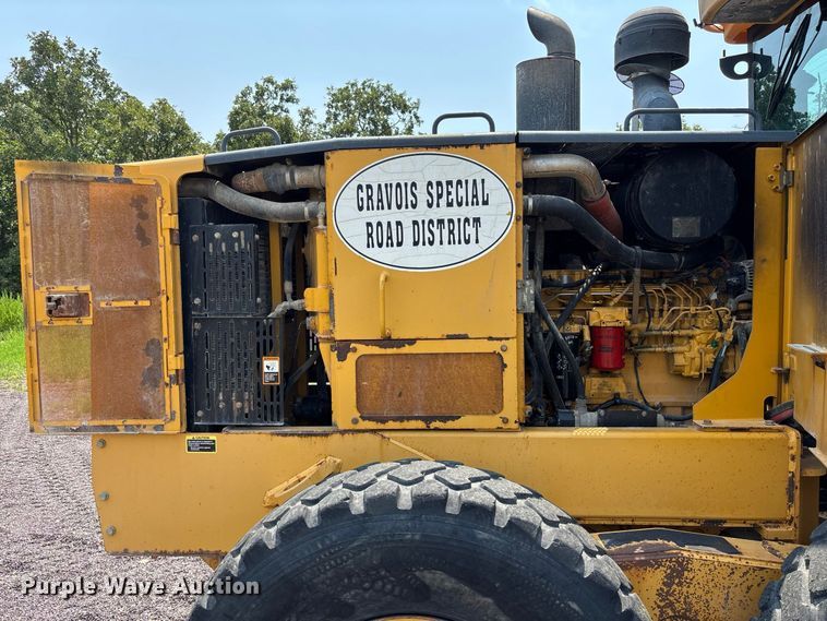 image for item DZ4561 2006 John Deere 770D motor grader