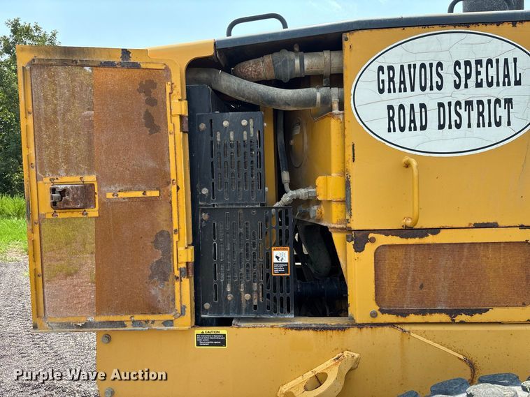 image for item DZ4561 2006 John Deere 770D motor grader