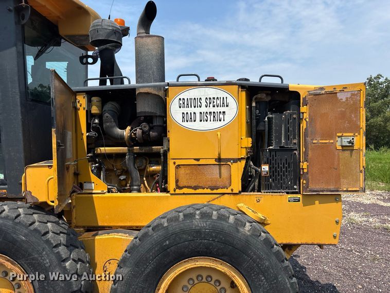 image for item DZ4561 2006 John Deere 770D motor grader