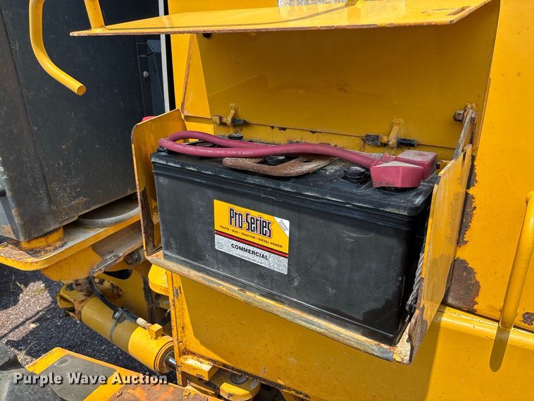 image for item DZ4561 2006 John Deere 770D motor grader