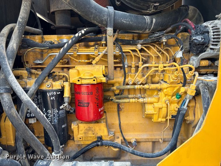 image for item DZ4561 2006 John Deere 770D motor grader