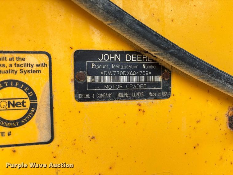 image for item DZ4561 2006 John Deere 770D motor grader