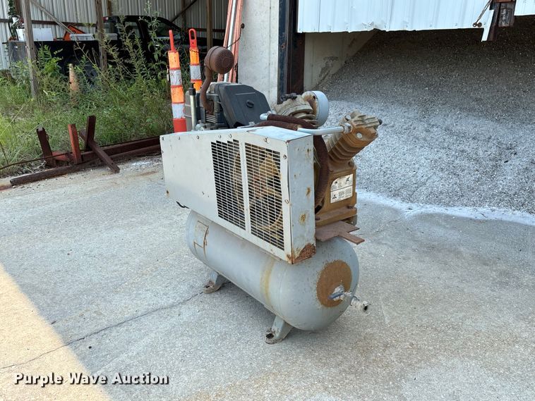 image for item DZ4563 1996 Ingersoll Rand T30 air compressor