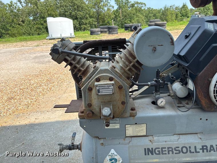image for item DZ4563 1996 Ingersoll Rand T30 air compressor