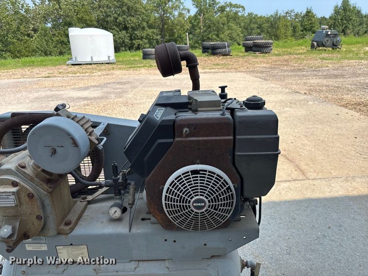 image for item DZ4563 1996 Ingersoll Rand T30 air compressor