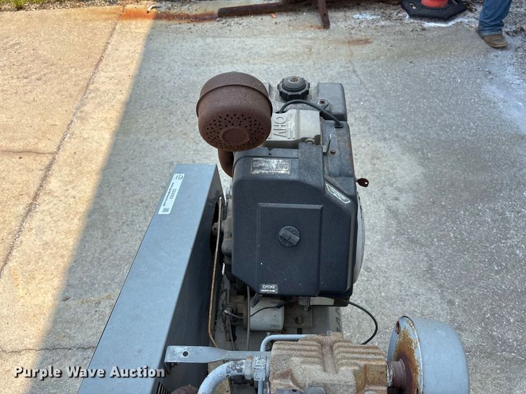 image for item DZ4563 1996 Ingersoll Rand T30 air compressor