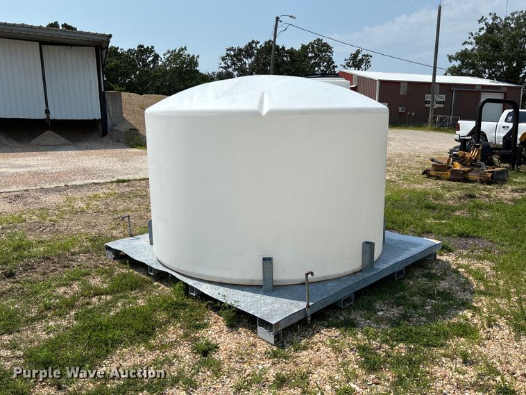 image for item DZ4565 Poly tank