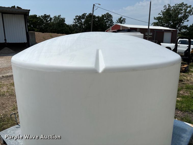 image for item DZ4565 Poly tank