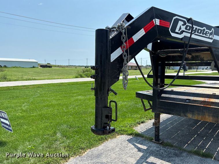 image for item DZ4572 2019 Coyote GN29HYD hydraulic tail equipment trailer