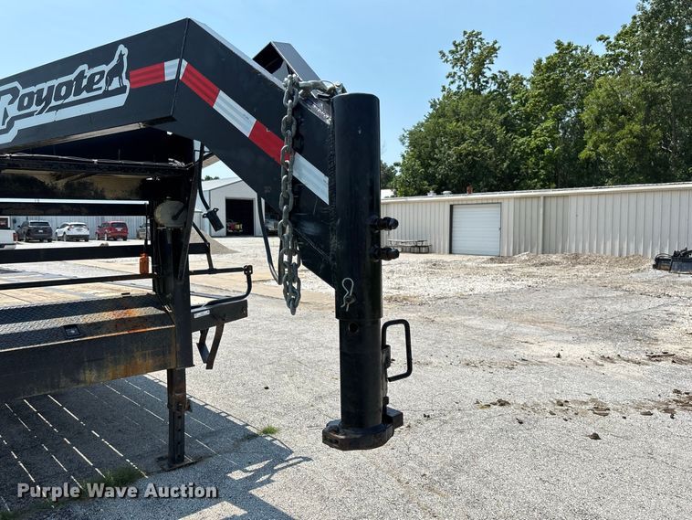 image for item DZ4572 2019 Coyote GN29HYD hydraulic tail equipment trailer