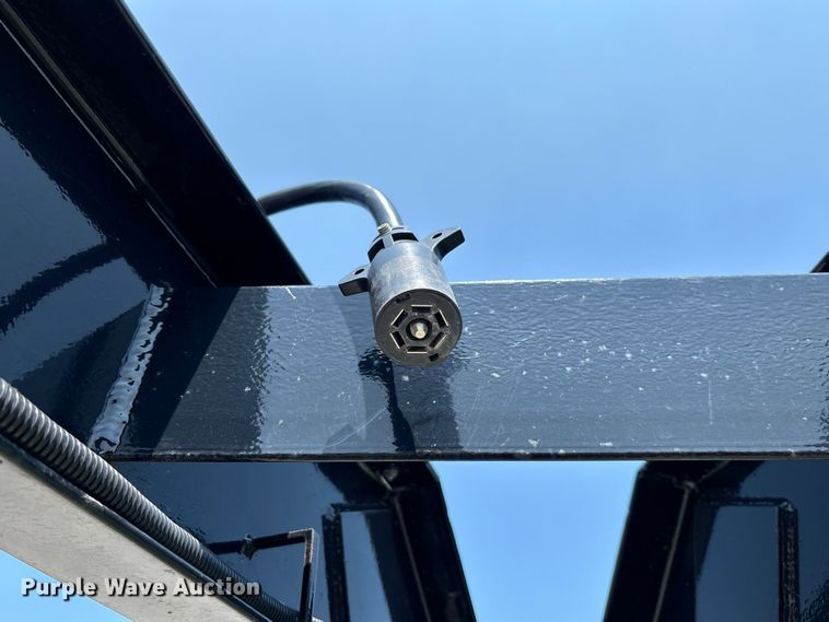 image for item DZ4572 2019 Coyote GN29HYD hydraulic tail equipment trailer