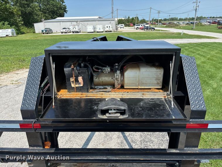 image for item DZ4572 2019 Coyote GN29HYD hydraulic tail equipment trailer