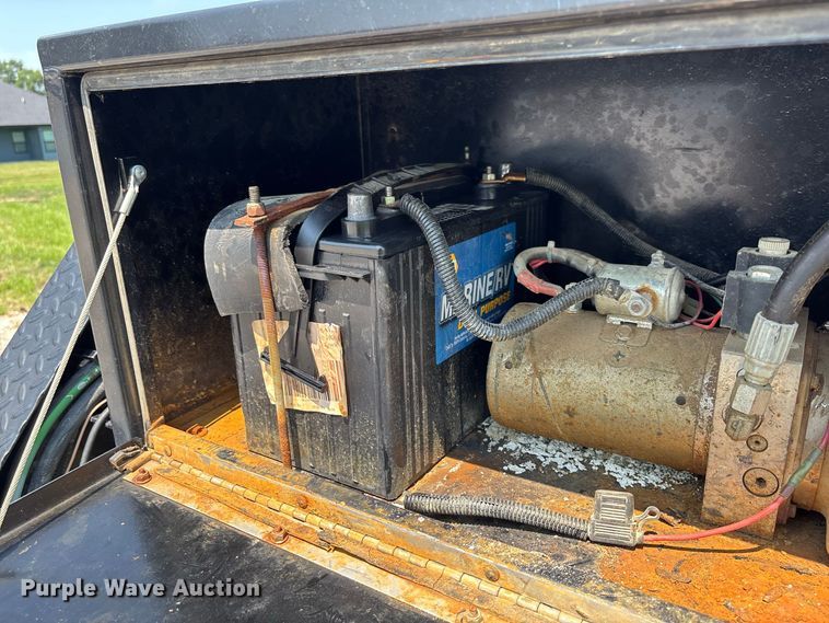 image for item DZ4572 2019 Coyote GN29HYD hydraulic tail equipment trailer