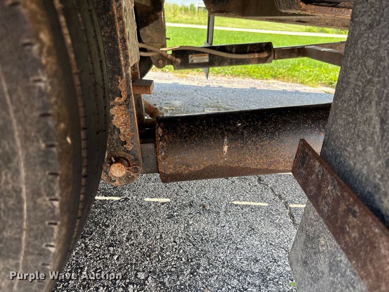 image for item DZ4572 2019 Coyote GN29HYD hydraulic tail equipment trailer