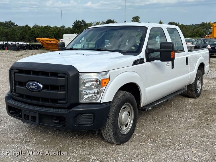 2016 Ford F250 Super Duty XL Crew Cab pickup truck