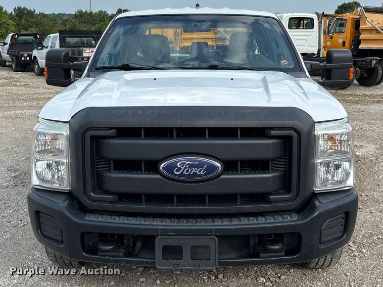 image for item DZ4607 2016 Ford  F250 Super Duty XL Crew Cab pickup truck