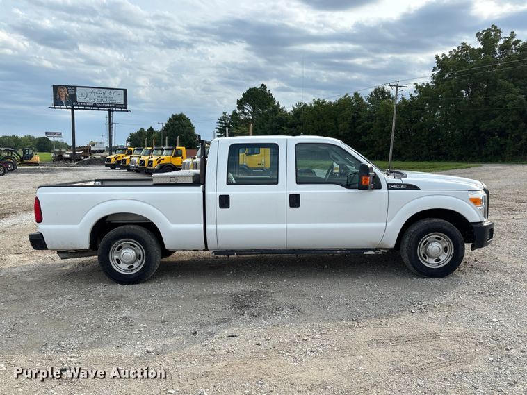 image for item DZ4607 2016 Ford  F250 Super Duty XL Crew Cab pickup truck