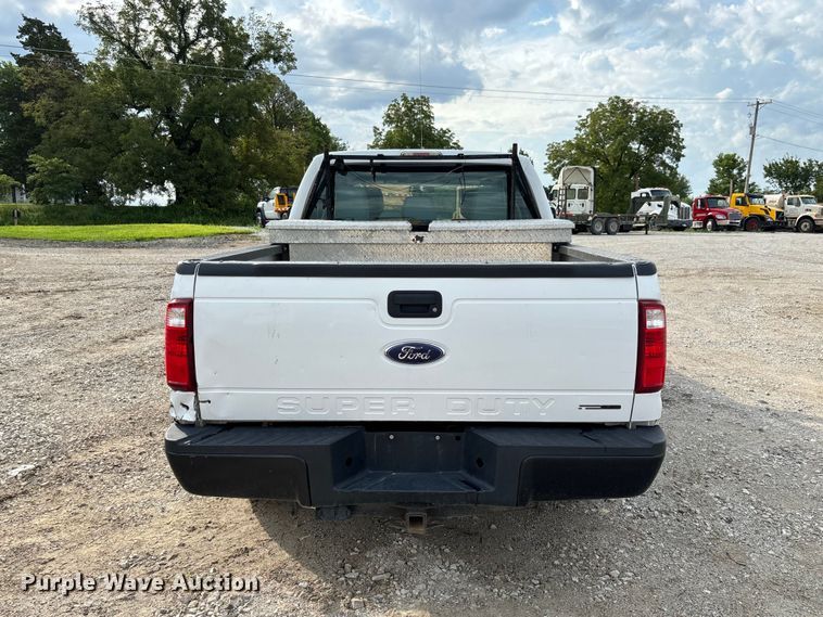 image for item DZ4607 2016 Ford  F250 Super Duty XL Crew Cab pickup truck