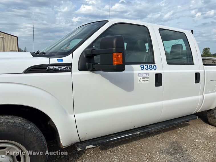 image for item DZ4607 2016 Ford  F250 Super Duty XL Crew Cab pickup truck