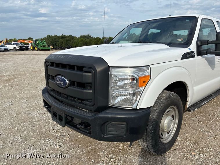 image for item DZ4607 2016 Ford  F250 Super Duty XL Crew Cab pickup truck