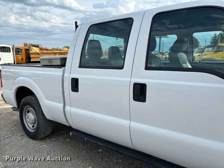image for item DZ4607 2016 Ford  F250 Super Duty XL Crew Cab pickup truck