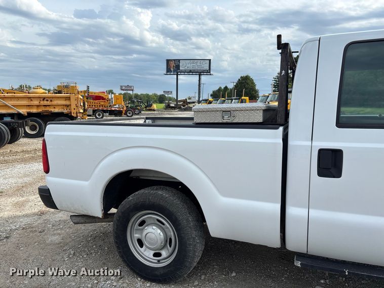image for item DZ4607 2016 Ford  F250 Super Duty XL Crew Cab pickup truck