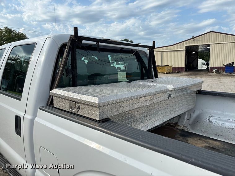 image for item DZ4607 2016 Ford  F250 Super Duty XL Crew Cab pickup truck