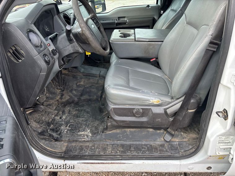 image for item DZ4607 2016 Ford  F250 Super Duty XL Crew Cab pickup truck