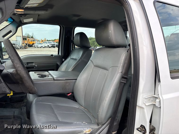image for item DZ4607 2016 Ford  F250 Super Duty XL Crew Cab pickup truck