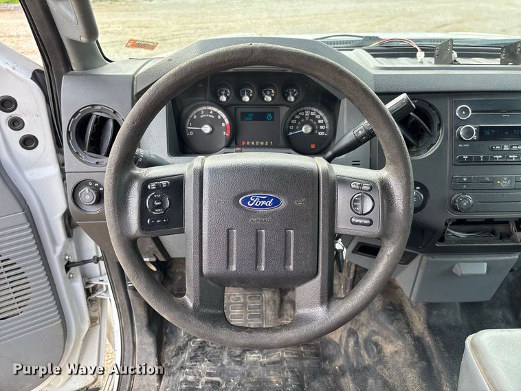 image for item DZ4607 2016 Ford  F250 Super Duty XL Crew Cab pickup truck
