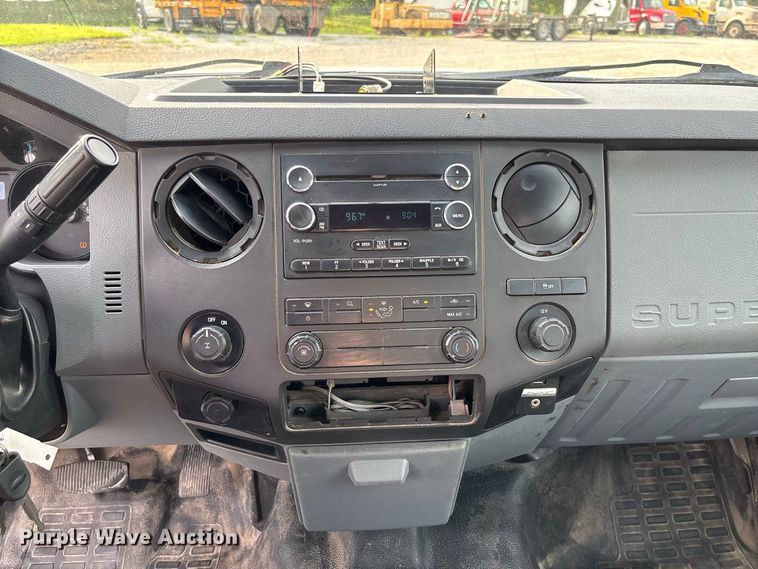 image for item DZ4607 2016 Ford  F250 Super Duty XL Crew Cab pickup truck