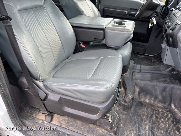 image for item DZ4607 2016 Ford  F250 Super Duty XL Crew Cab pickup truck