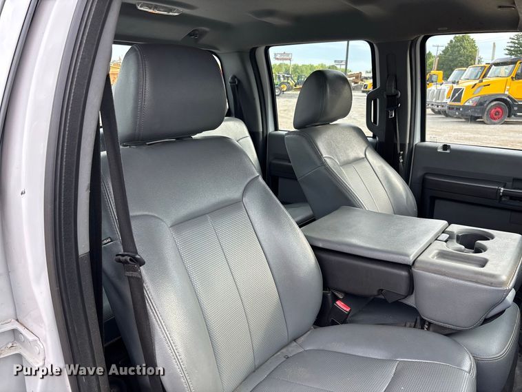 image for item DZ4607 2016 Ford  F250 Super Duty XL Crew Cab pickup truck