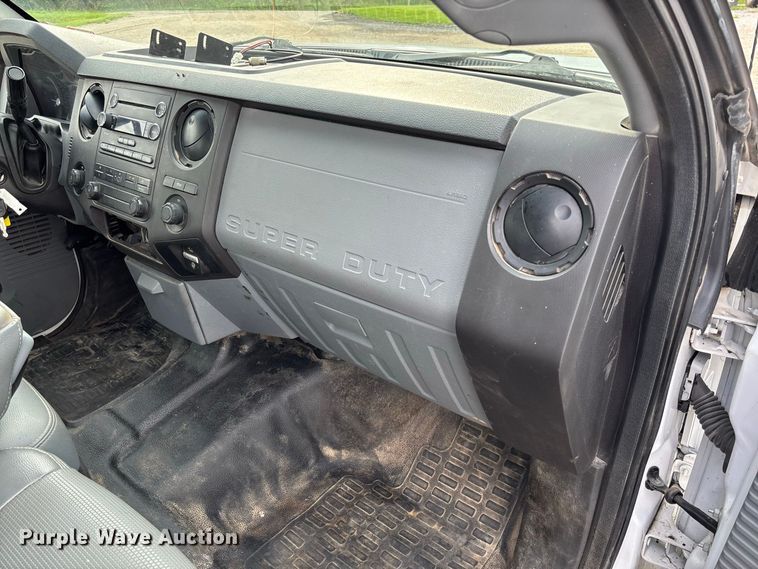 image for item DZ4607 2016 Ford  F250 Super Duty XL Crew Cab pickup truck