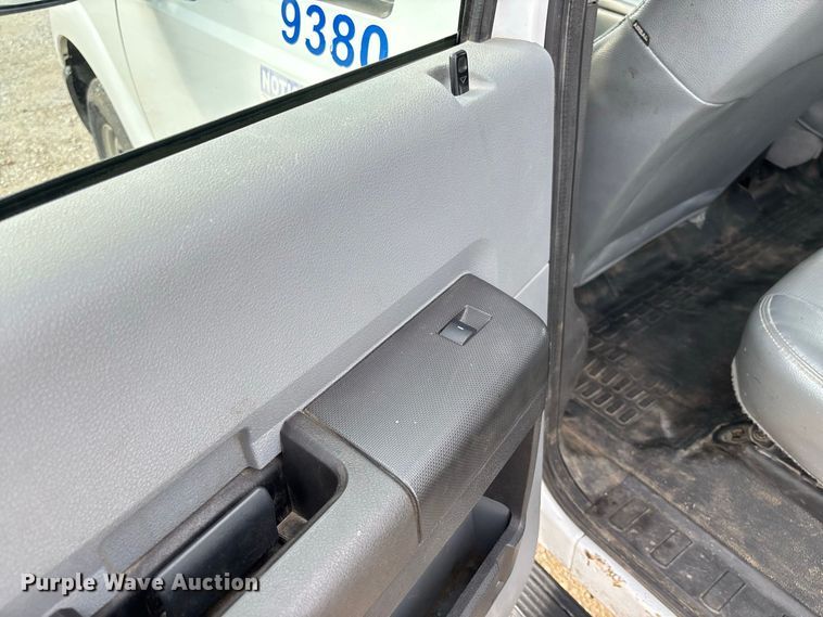 image for item DZ4607 2016 Ford  F250 Super Duty XL Crew Cab pickup truck